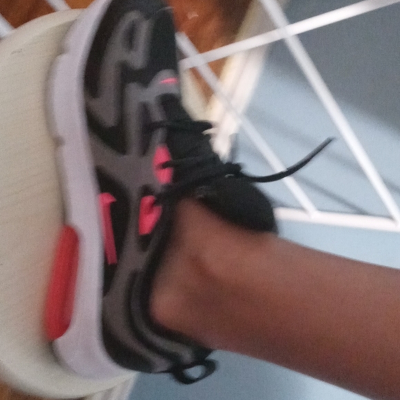 Shoes - Picture 4 of 4